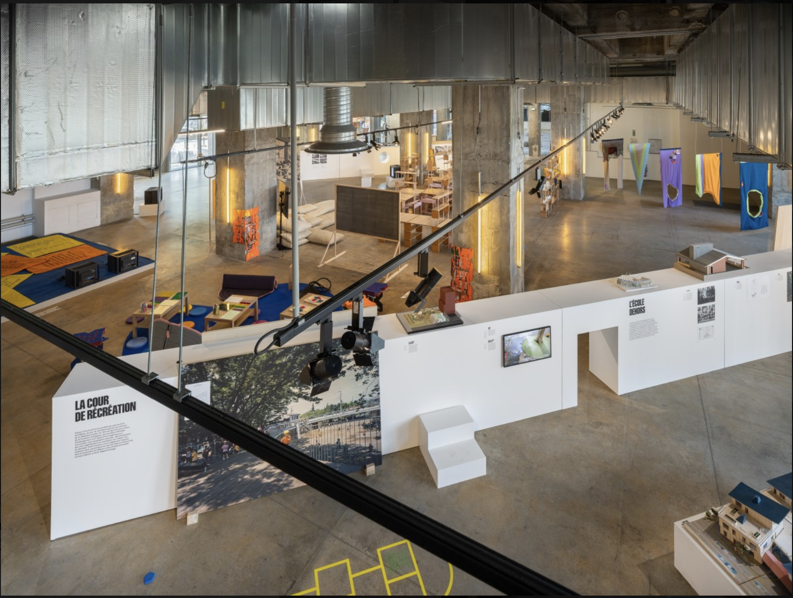 adc-l-ecole-ideale-une-expo-a-hauteur-d-enfant_capture-decran-2025-09-20-a-15.48.33.png
