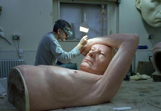 adc-ron-mueck-des-sculptures-et-un-film_breveon573.jpg